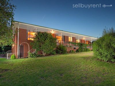 11 BEARD CRESCENT, Wodonga