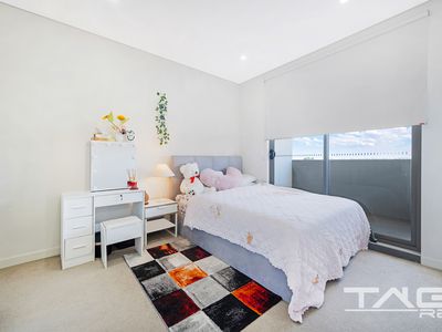 801 / 22 Dressler Court, Merrylands