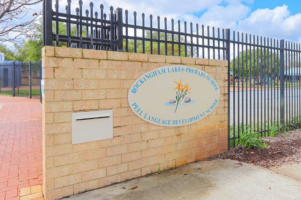 10 Bluefields Parkway , Port Kennedy