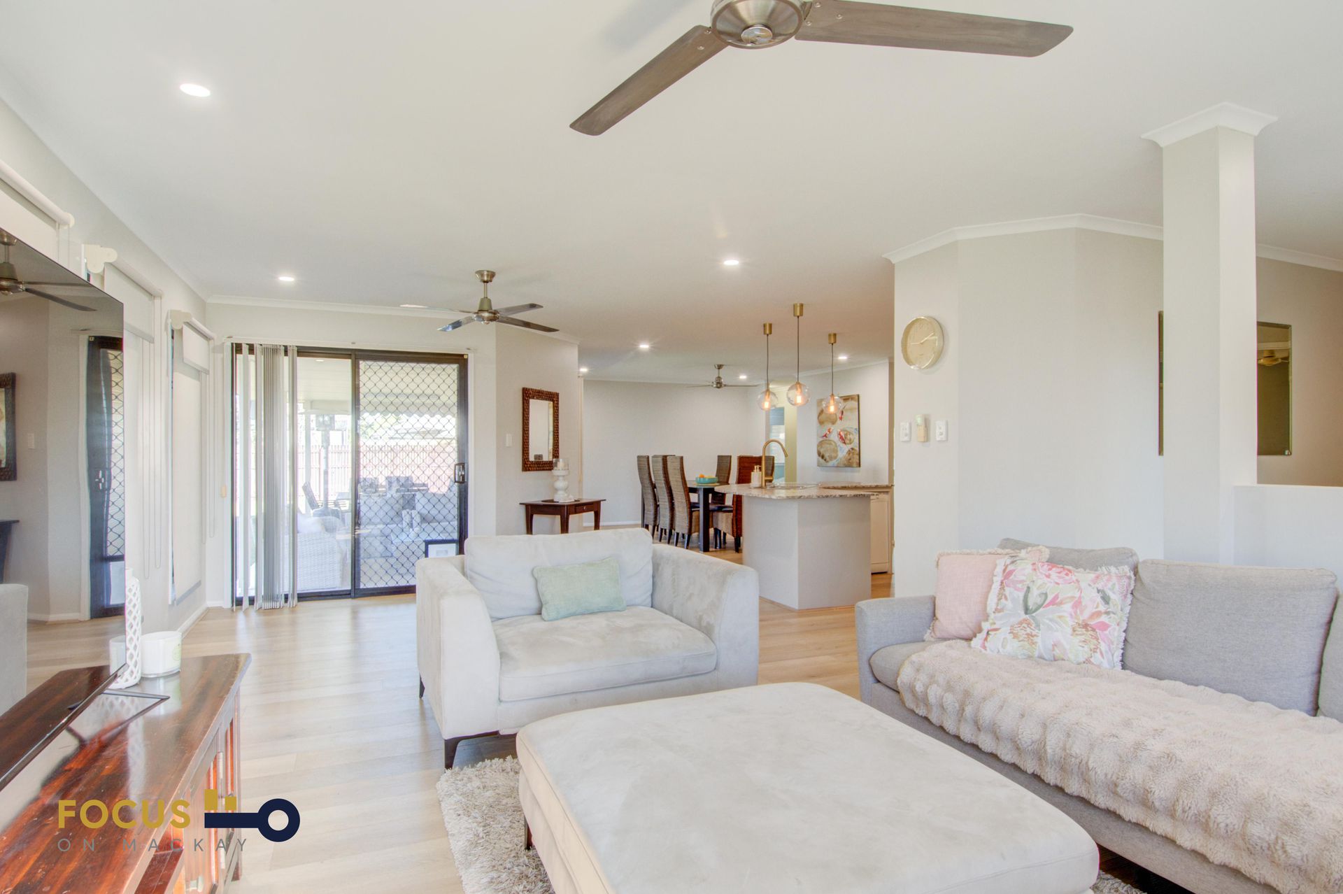 1 Kensington Court, Glenella