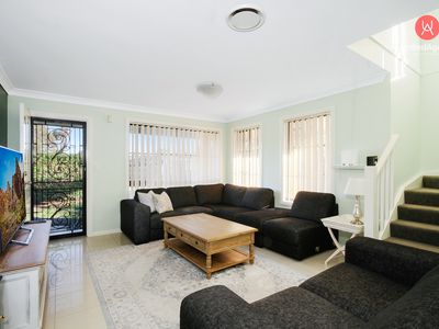 2 / 5 Lang Road, Casula