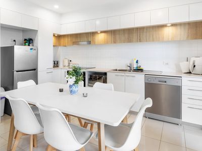 509 / 9 Hooker Boulevard, Broadbeach Waters
