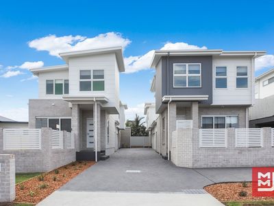 4 / 6 Addison Avenue, Lake Illawarra