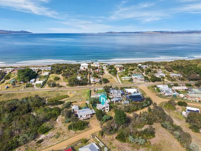 3 Lagoon Road, Carlton
