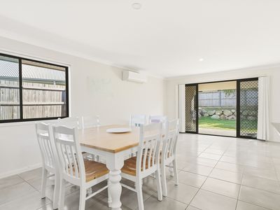 27 Phoebe Way, Gleneagle