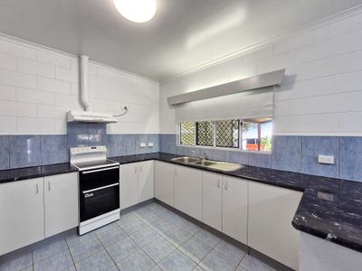 5 Tower Avenue, Atherton