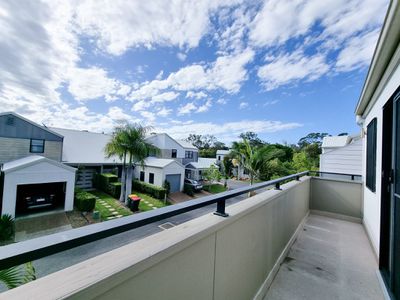21 / 1 Michel Place, Telina