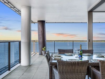 26701 / 2 Ephraim Island Parade, Paradise Point