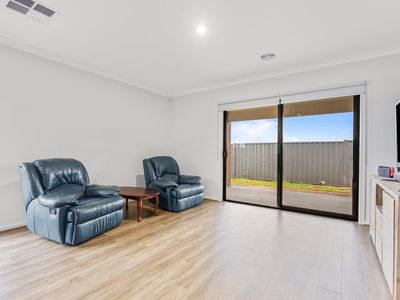 50 Goldfinch Road, Winter Valley
