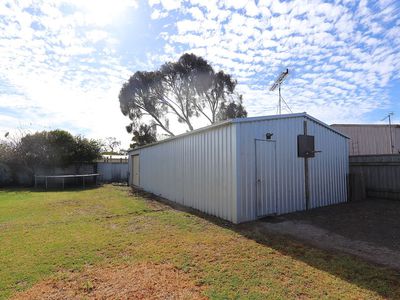 32 Bay Road, Allendale East