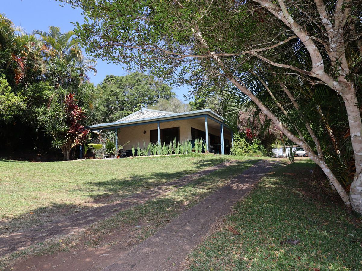 7 Centenary Drive, Atherton