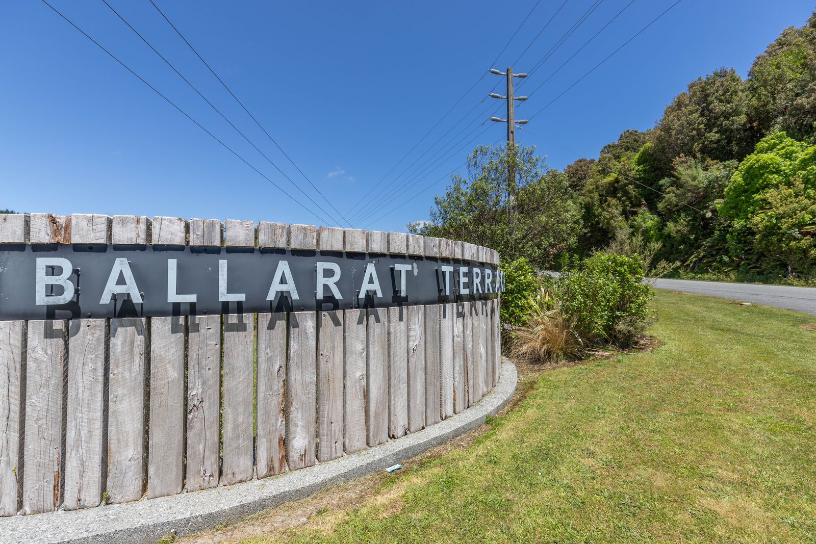 3 Middle Paddock Road