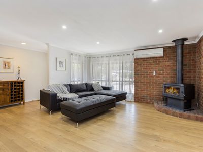 6 Wattle Drive, Heathcote