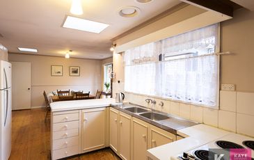 6 Lenne Road, Beaconsfield Upper