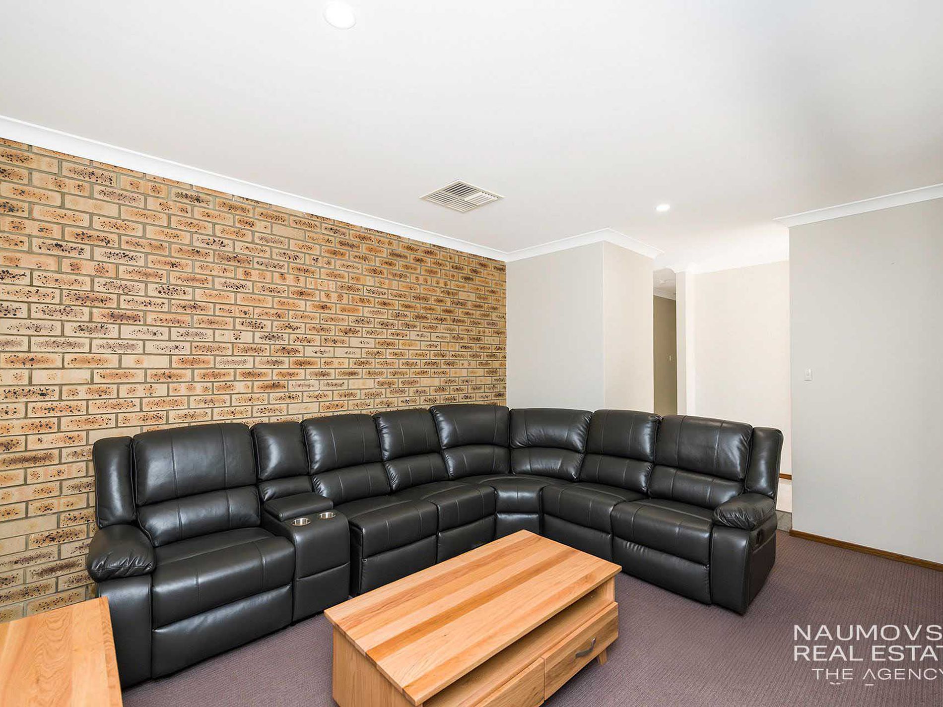 2 Barlow Way, Balga