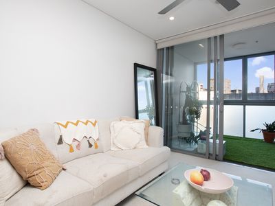1029 / 16 Hamilton Place, Bowen Hills