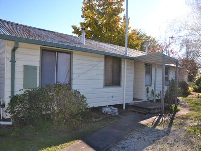 17 Freeburgh Avenue , Mount Beauty