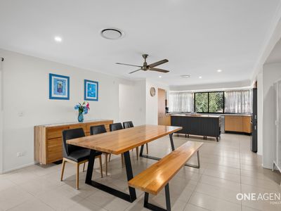 2 Lockyer Court, Forest Lake