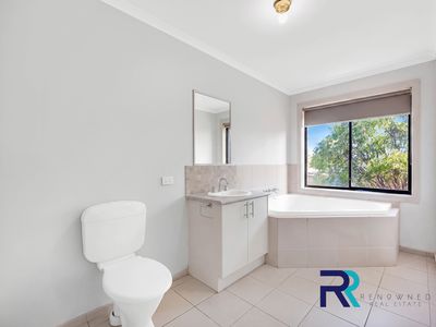 3 Ashburton Avenue, Manor Lakes