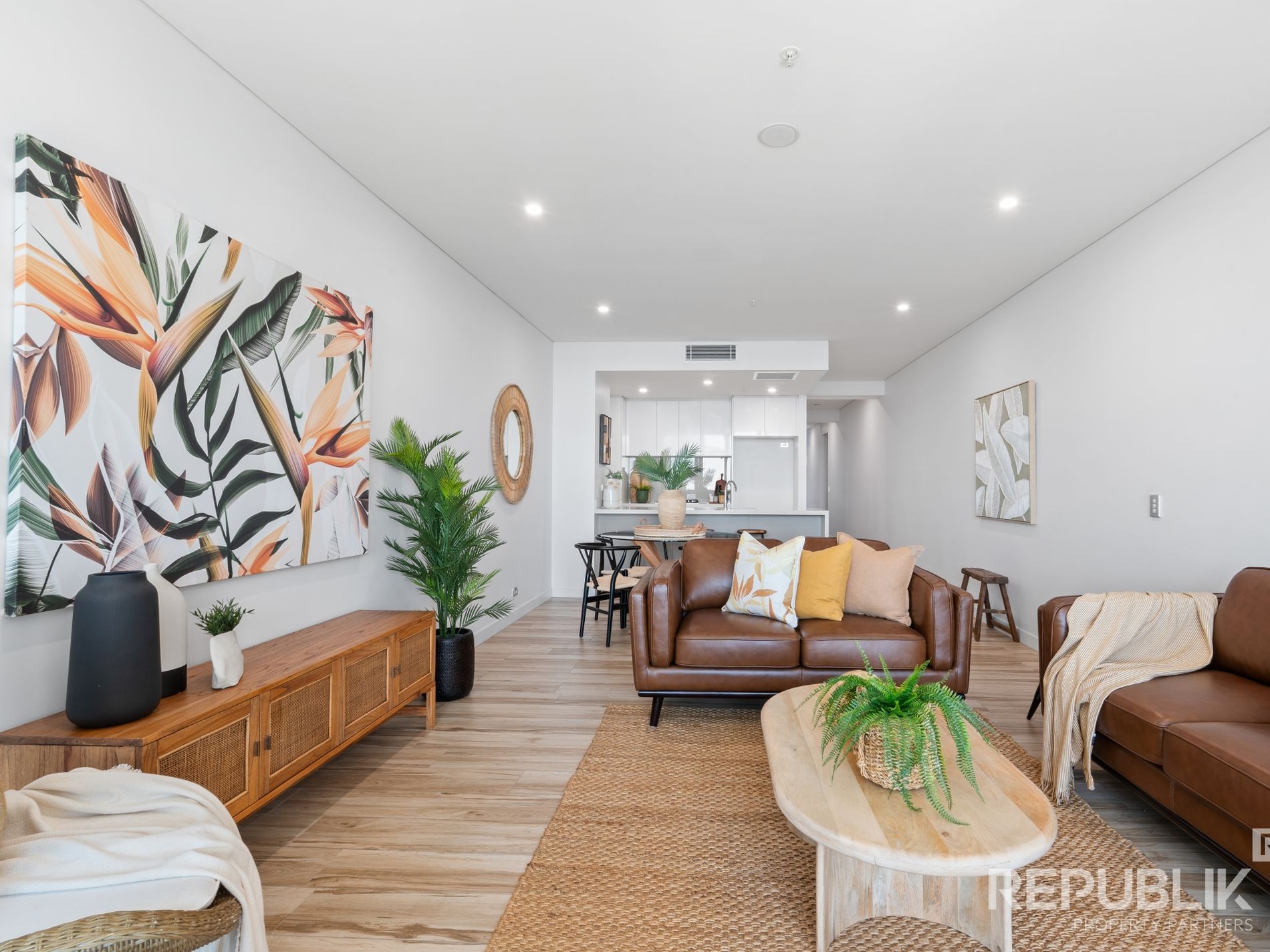 706 / 2 Como Crescent, Southport