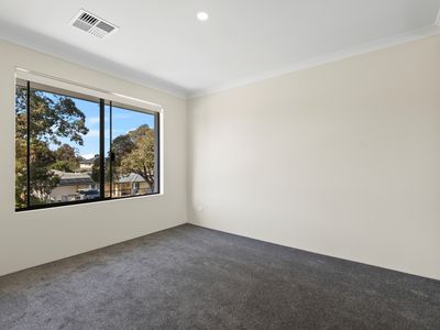 21 Corbett Way, Booragoon