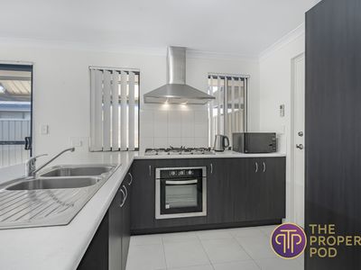 24 Sorbonne Turn, Aubin Grove