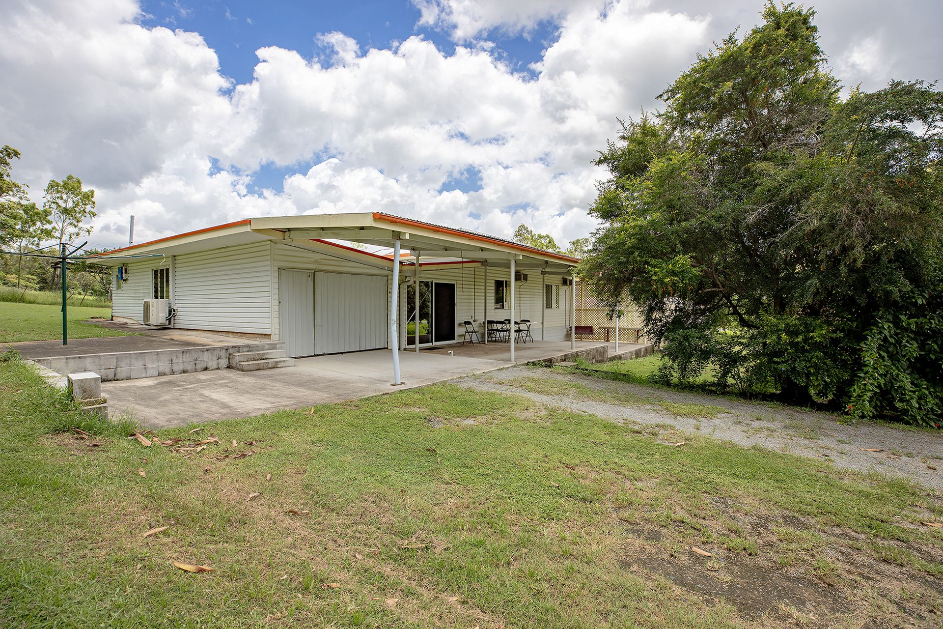 3475 BRUCE HIGHWAY, Kuttabul