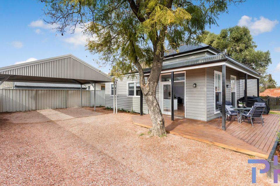 17 Weeroona Avenue, North Bendigo