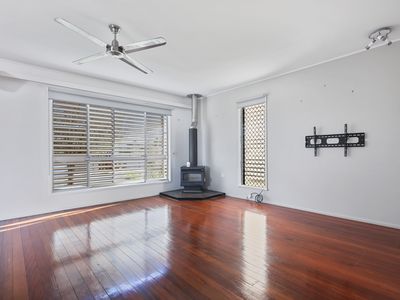 24 Yanderra Avenue, Arana Hills