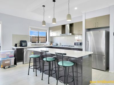 6 Cobham Rise, Maddingley