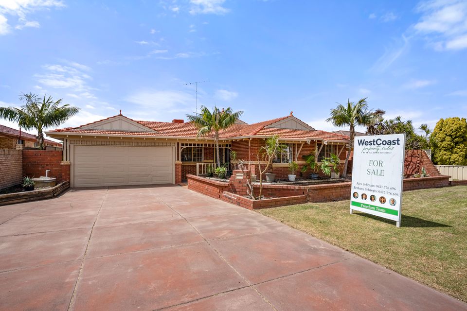 16 Frigate Close, Waikiki