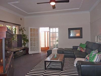 1 Stoney Creek Rd, Beverly Hills