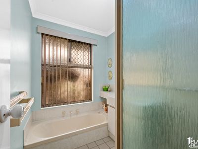 25 Templetonia Promenade, Halls Head