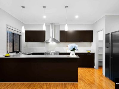 4 Tyler Crescent, Tarneit