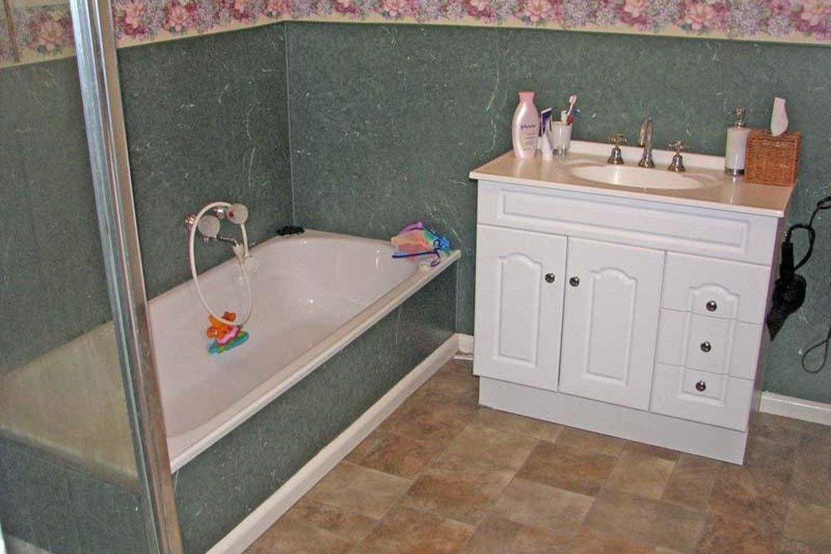 14 Weller Road, Lancaster