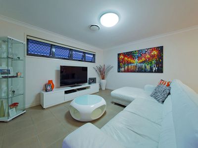 30 Higgs Circuit, Wynnum West