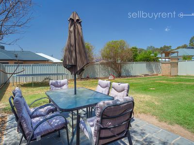 2 MACLEAY COURT, Wodonga