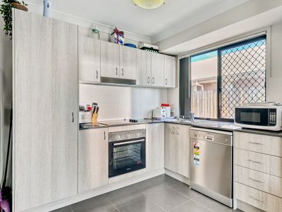 45 Stringybark Street, Regents Park