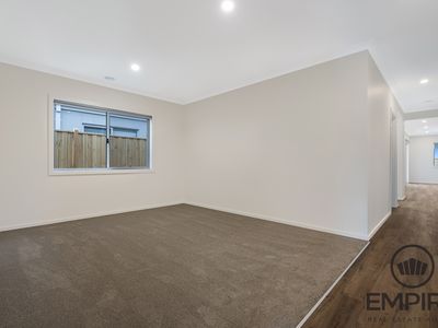 76 Gippsland Avenue, Clyde North