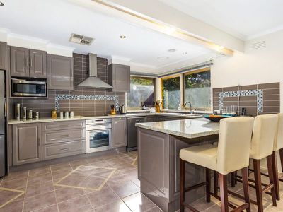 34 Huntingdon Avenue, Bayswater North