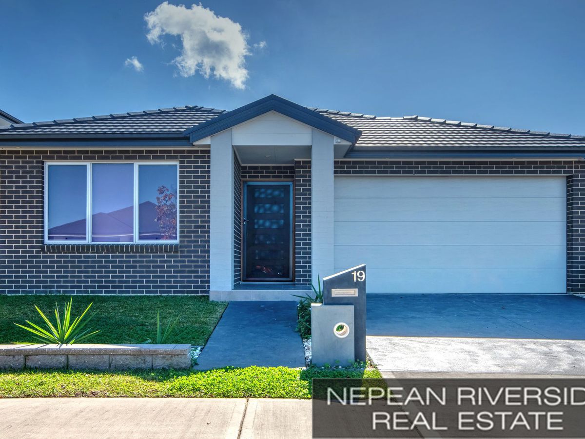 19 Sailor Street, Jordan Springs, Jordan Springs - Image 1