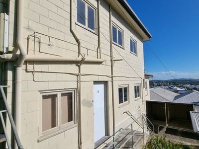 2 / 66 goondoon st, Gladstone Central