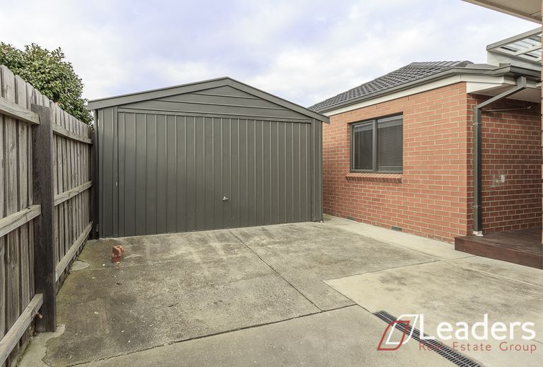 6 GLENCANNON CRESCENT, Clayton South