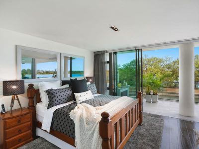 31102 / 2 Ephraim Island , Paradise Point