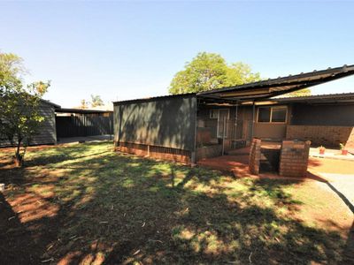 16 Trotman Avenue, Newman