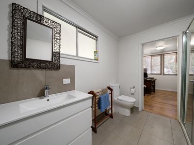 24 The Avenue, Jamieson