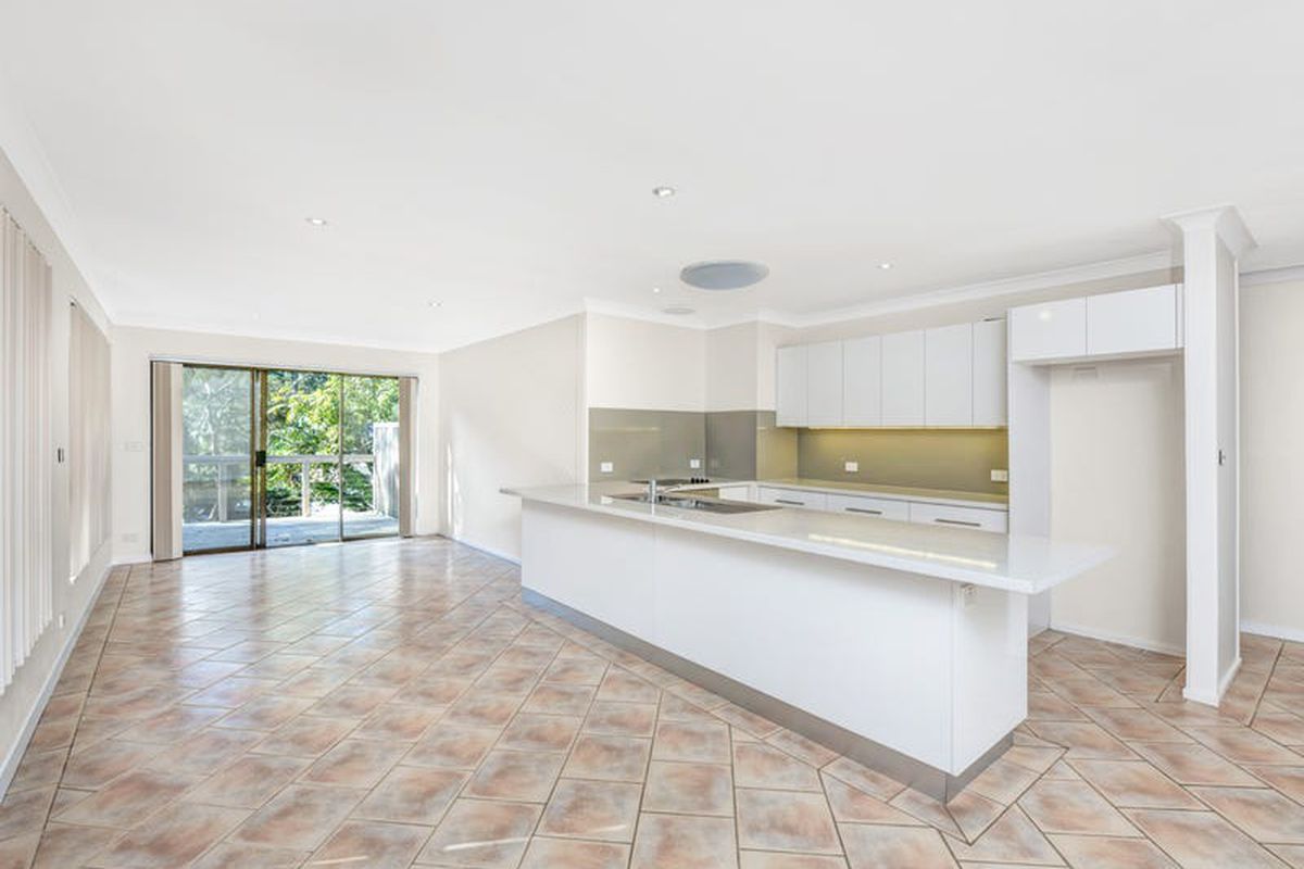 1 / 5 Palmgrove Place, North Avoca