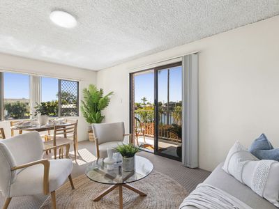 2 / 22 Pangarinda Place, Mooloolaba