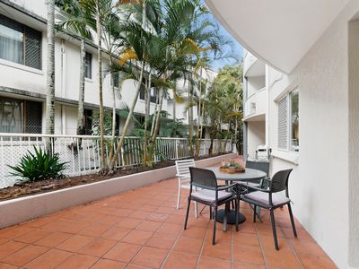 6 / 21-27 MARKWELL AVENUE, Surfers Paradise
