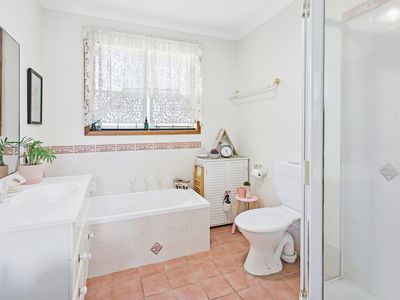 2 / 64 Pur Pur Avenue, Lake Illawarra